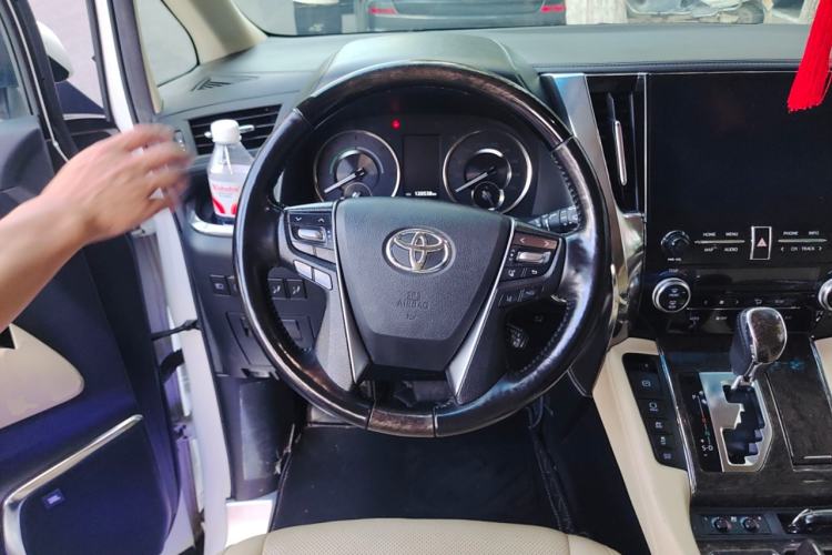 Used Toyota Vellfire 2021 Crown Dual-Engine 2.5L HV Prestige Edition Steering Wheel