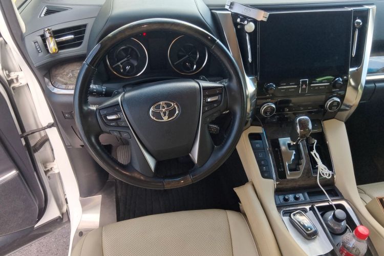 Used Toyota Vellfire 2021 Crown Dual-Engine 2.5L HV Supreme Edition Steering Wheel