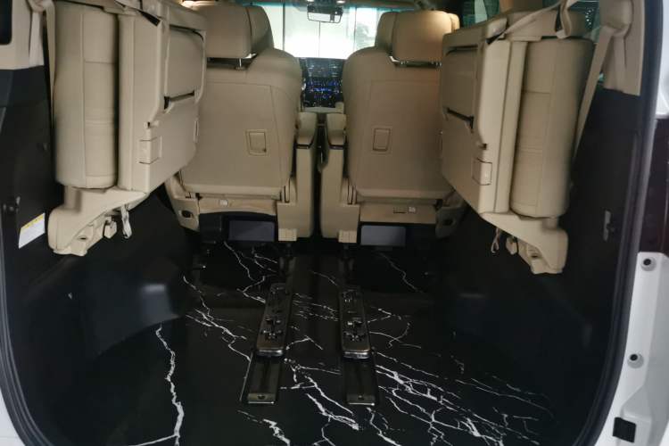 Used Toyota Vellfire 2021 Crown Dual-Engine 2.5L HV Supreme Edition Trunk