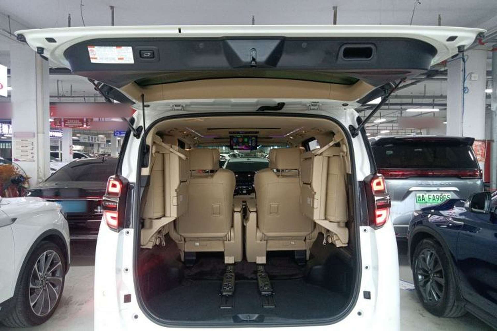 Used Toyota Vellfire 2021 Crown Dual-Engine 2.5L HV Prestige Edition Trunk