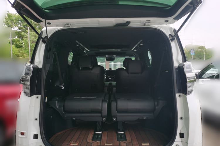 Used Toyota Vellfire 2021 Crown Dual-Engine 2.5L HV Prestige Edition Trunk