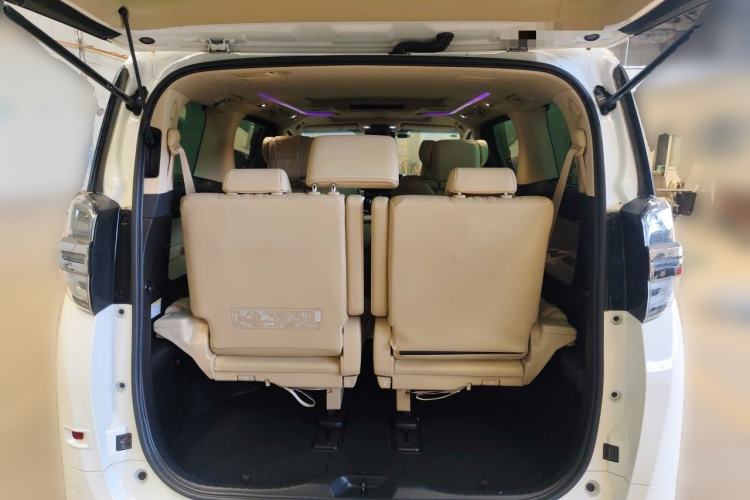 Used Toyota Vellfire 2021 Crown Dual-Engine 2.5L HV Prestige Edition Trunk