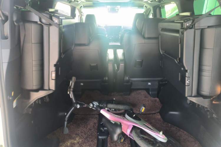 Used Toyota Vellfire 2021 Crown Dual-Engine 2.5L HV Luxury Edition Trunk
