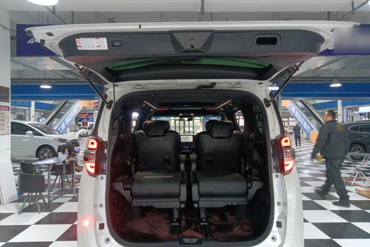 Used Toyota Vellfire 2021 Crown Dual-Engine 2.5L HV Supreme Edition Trunk