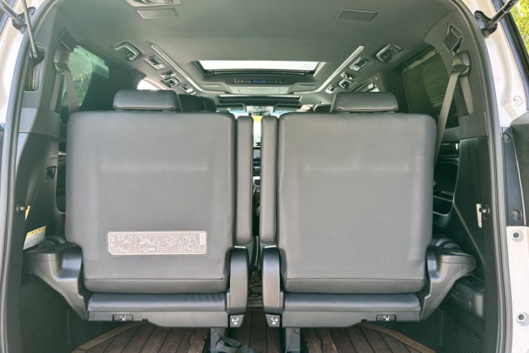 Used Toyota Vellfire 2021 Crown Dual-Engine 2.5L HV Prestige Edition Trunk