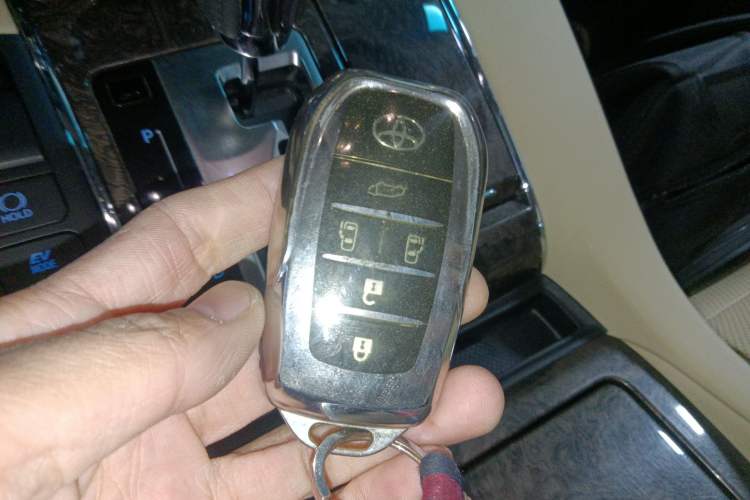 Used Toyota Vellfire 2021 Crown Dual-Engine 2.5L HV Prestige Edition Vehicle Key
