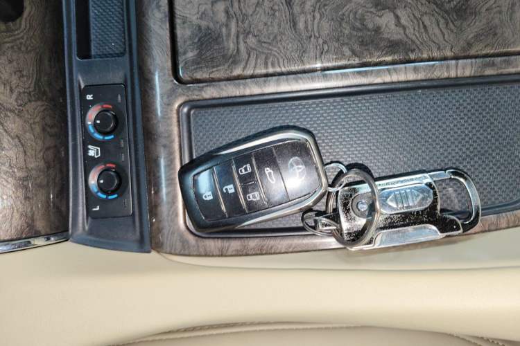 Used Toyota Vellfire 2021 Crown Dual-Engine 2.5L HV Prestige Edition Vehicle Key