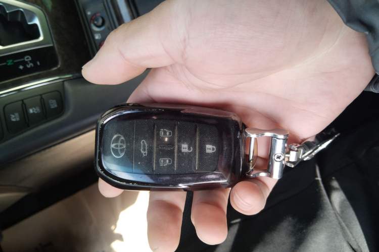 Used Toyota Vellfire 2021 Crown Dual-Engine 2.5L HV Prestige Edition Vehicle Key