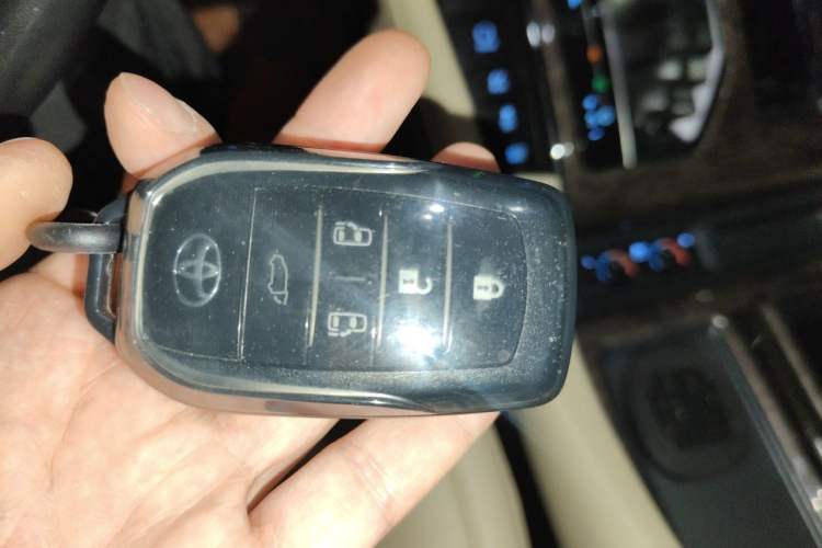 Used Toyota Vellfire 2021 Crown Dual-Engine 2.5L HV Prestige Edition Vehicle Key