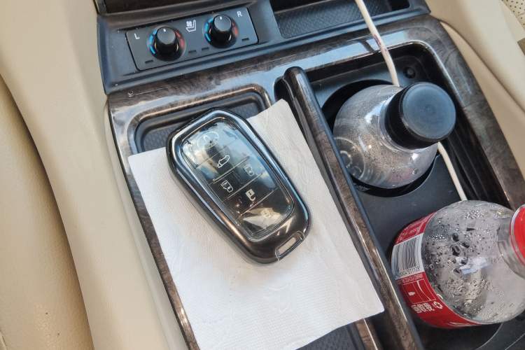 Used Toyota Vellfire 2021 Crown Dual-Engine 2.5L HV Supreme Edition Vehicle Key