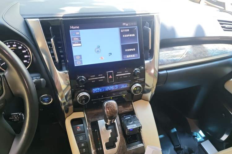 Used Toyota Vellfire 2023 Crown Dual-Engine 2.5L HV Ultimate Edition Audio And AC Panel