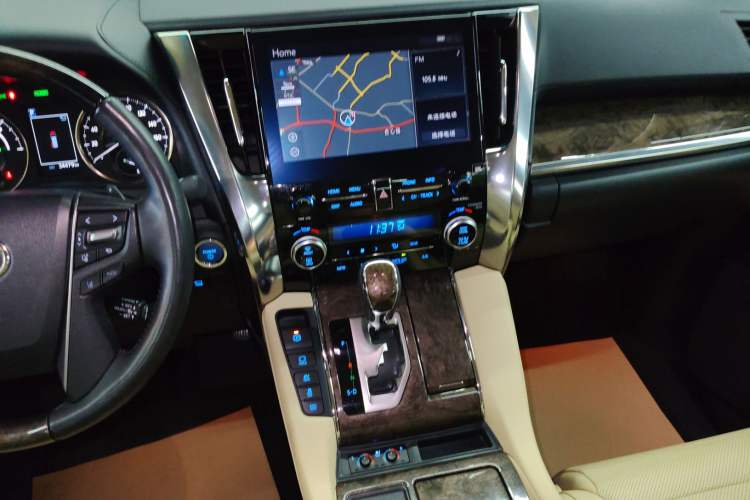 Used Toyota Vellfire 2023 Crown Dual-Engine 2.5L HV Ultimate Edition Audio And AC Panel