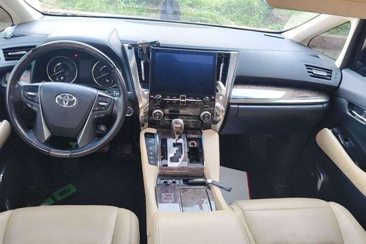 Used Toyota Vellfire 2023 Crown Dual-Engine 2.5L HV Prestige Edition Center Console