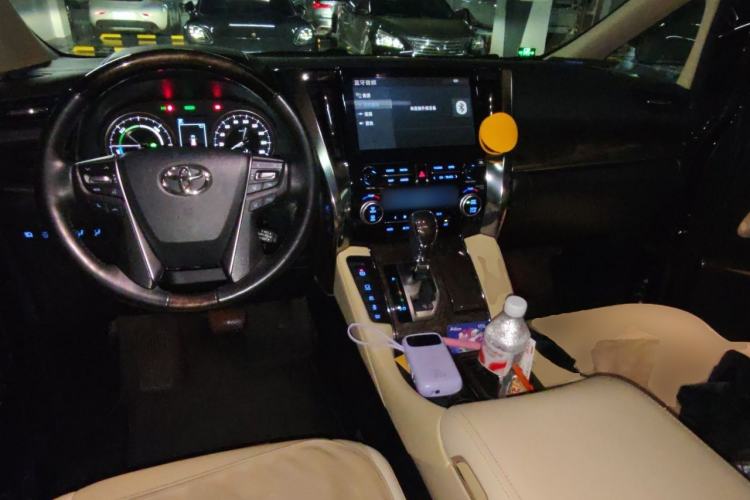 Used Toyota Vellfire 2023 Crown Dual-Engine 2.5L HV Ultimate Edition Center Console
