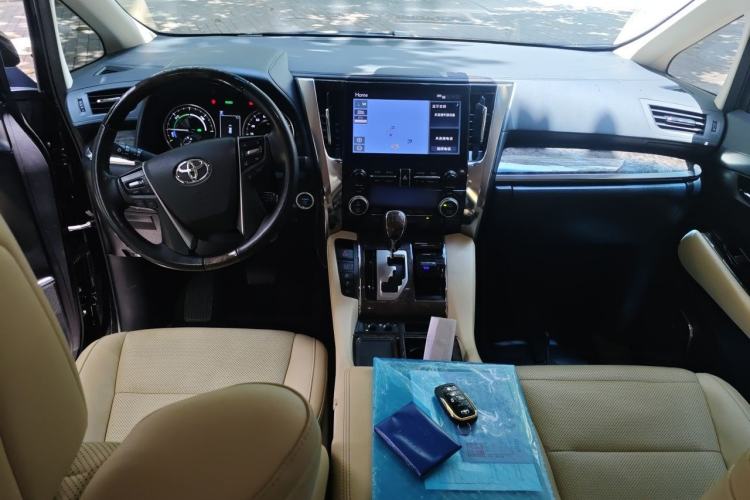 Used Toyota Vellfire 2023 Crown Dual-Engine 2.5L HV Ultimate Edition Center Console