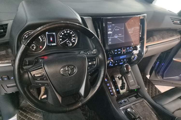 Used Toyota Vellfire 2023 Crown Dual-Engine 2.5L HV Prestige Edition Center Console