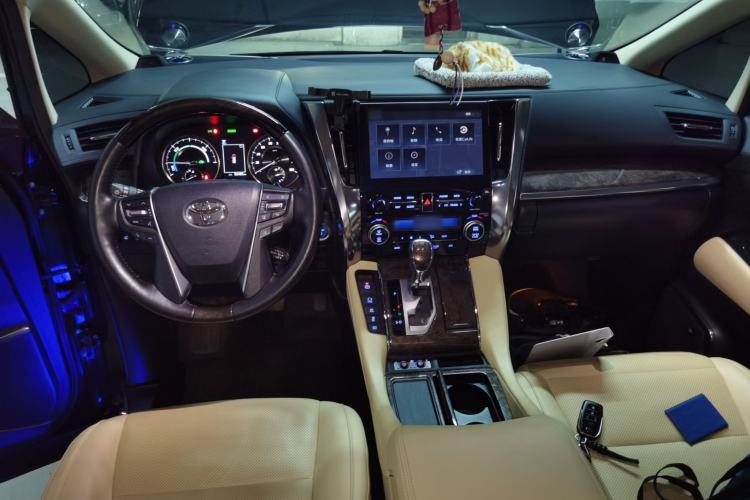 Used Toyota Vellfire 2023 Crown Dual-Engine 2.5L HV Prestige Edition Center Console