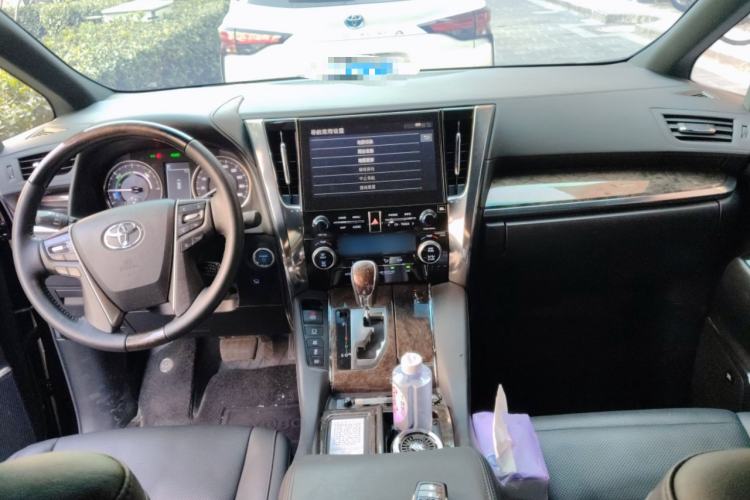 Used Toyota Vellfire 2023 Crown Dual-Engine 2.5L HV Ultimate Edition Center Console