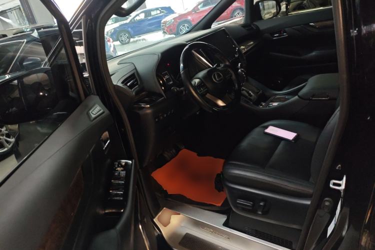 Used Toyota Vellfire 2023 Crown Dual-Engine 2.5L HV Prestige Edition Driver Seat