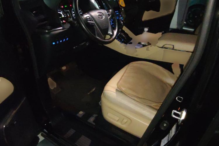 Used Toyota Vellfire 2023 Crown Dual-Engine 2.5L HV Ultimate Edition Driver Seat