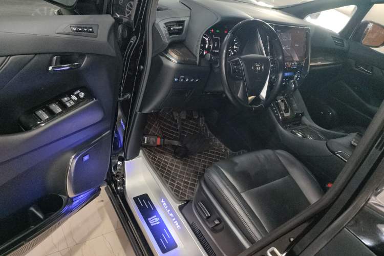 Used Toyota Vellfire 2023 Crown Dual-Engine 2.5L HV Prestige Edition Driver Seat