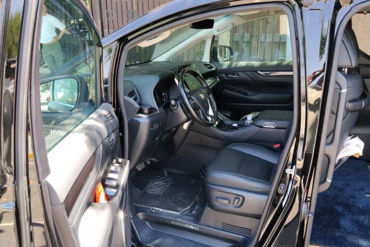 Used Toyota Vellfire 2023 Crown Dual-Engine 2.5L HV Luxury Edition Driver Seat