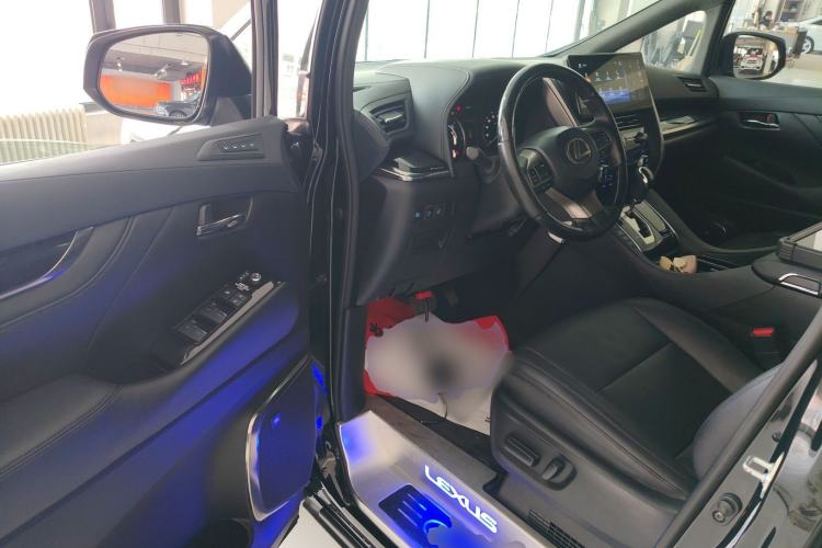 Used Toyota Vellfire 2023 Crown Dual-Engine 2.5L HV Luxury Edition Driver Seat
