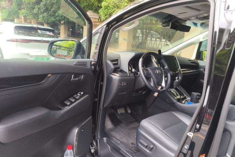 Used Toyota Vellfire 2023 Crown Dual-Engine 2.5L HV Luxury Edition Driver Seat