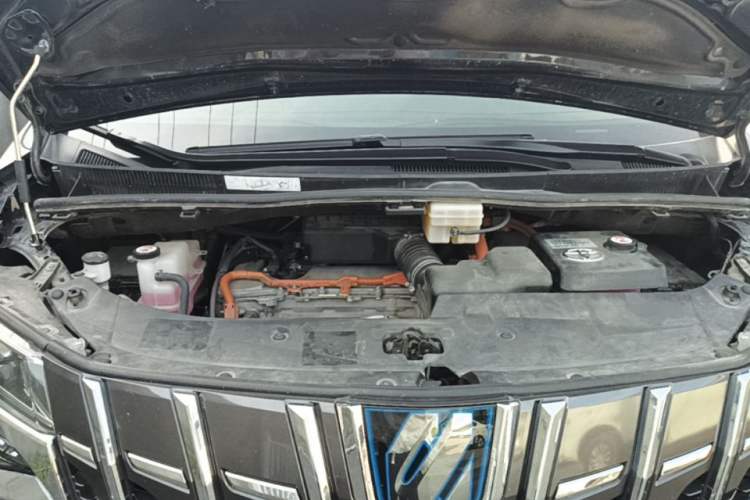 Used Toyota Vellfire 2023 Crown Dual-Engine 2.5L HV Prestige Edition Engine Bay