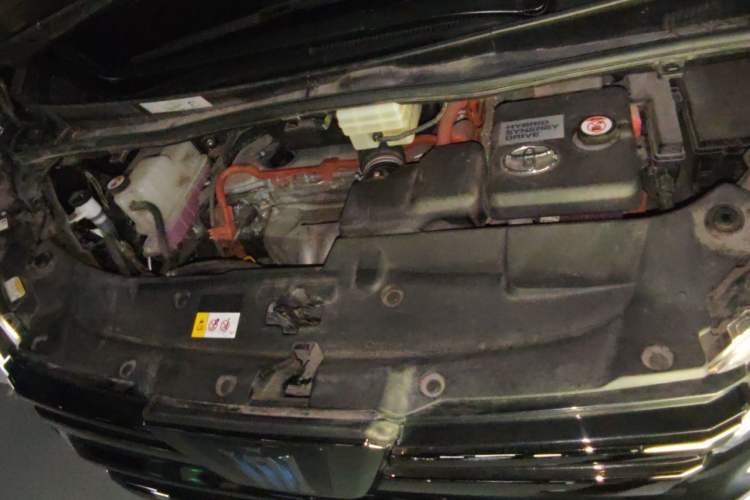 Used Toyota Vellfire 2023 Crown Dual-Engine 2.5L HV Ultimate Edition Engine Bay