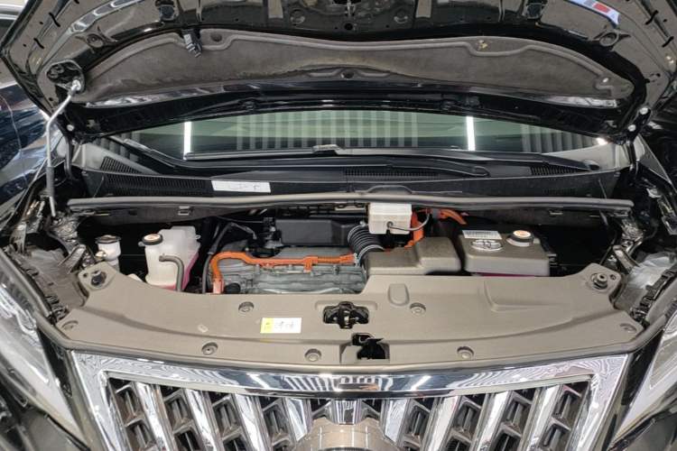 Used Toyota Vellfire 2023 Crown Dual-Engine 2.5L HV Prestige Edition Engine Bay