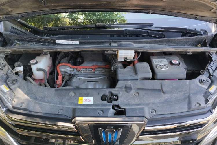 Used Toyota Vellfire 2023 Crown Dual-Engine 2.5L HV Luxury Edition Engine Bay