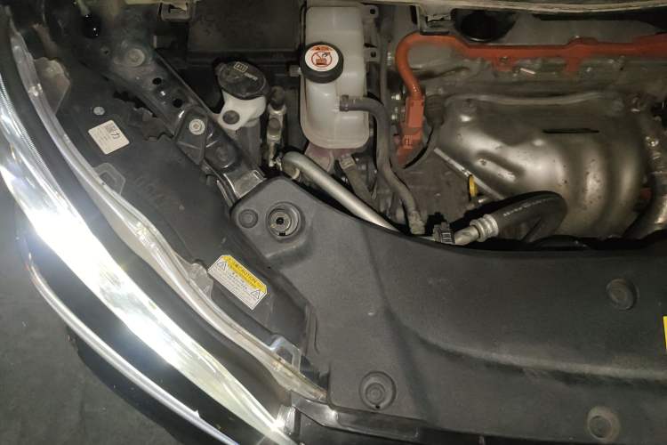 Used Toyota Vellfire 2023 Crown Dual-Engine 2.5L HV Prestige Edition Engine Bay Right