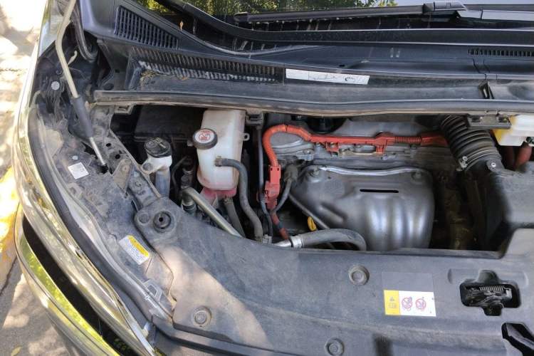 Used Toyota Vellfire 2023 Crown Dual-Engine 2.5L HV Luxury Edition Engine Bay Right