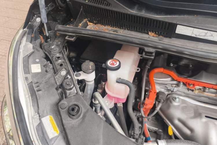 Used Toyota Vellfire 2023 Crown Dual-Engine 2.5L HV Luxury Edition Engine Bay Right