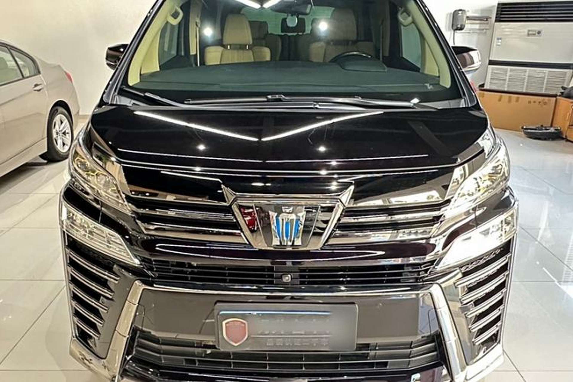 Used Toyota Vellfire 2023 Crown Dual-Engine 2.5L HV Ultimate Edition Exterior 1