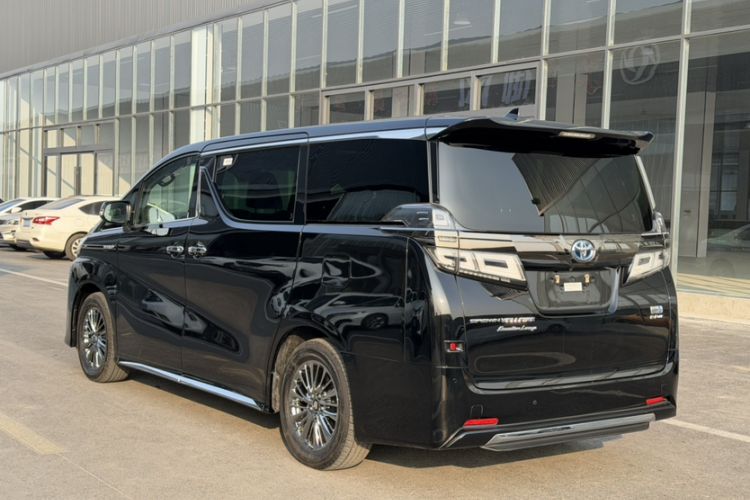 Used Toyota Vellfire 2023 Crown Dual-Engine 2.5L HV Ultimate Edition Exterior 3