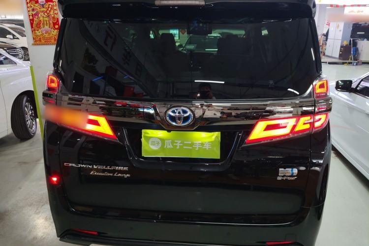 Used Toyota Vellfire 2023 Crown Dual-Engine 2.5L HV Ultimate Edition Exterior 3