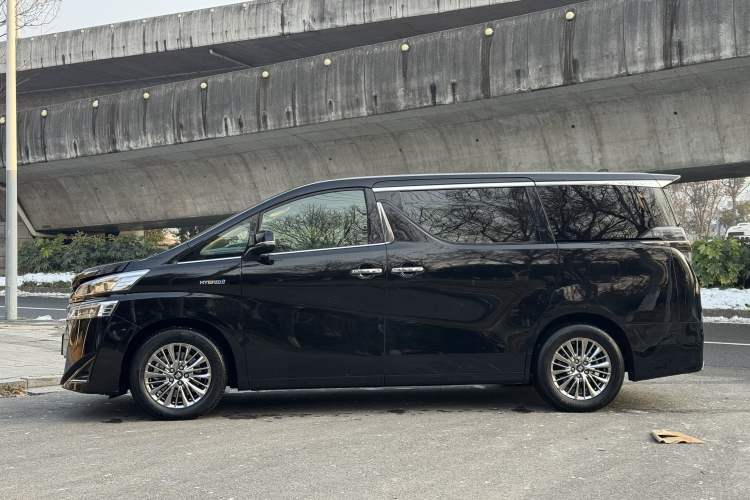 Used Toyota Vellfire 2023 Crown Dual-Engine 2.5L HV Prestige Edition Exterior 3