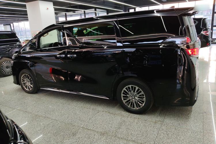 Used Toyota Vellfire 2023 Crown Dual-Engine 2.5L HV Ultimate Edition Exterior 3