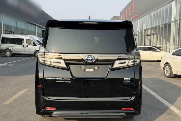Used Toyota Vellfire 2023 Crown Dual-Engine 2.5L HV Ultimate Edition Exterior 4