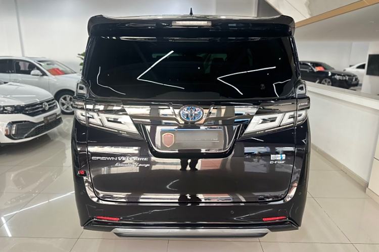 Used Toyota Vellfire 2023 Crown Dual-Engine 2.5L HV Ultimate Edition Exterior 4