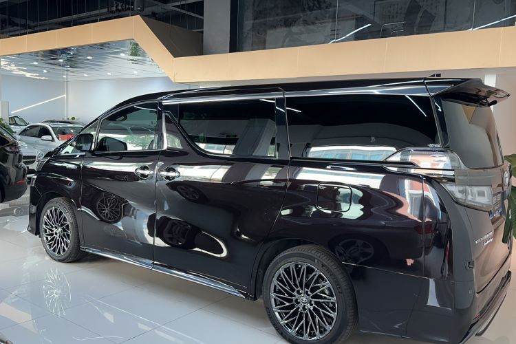 Used Toyota Vellfire 2023 Crown Dual-Engine 2.5L HV Ultimate Edition Exterior 5