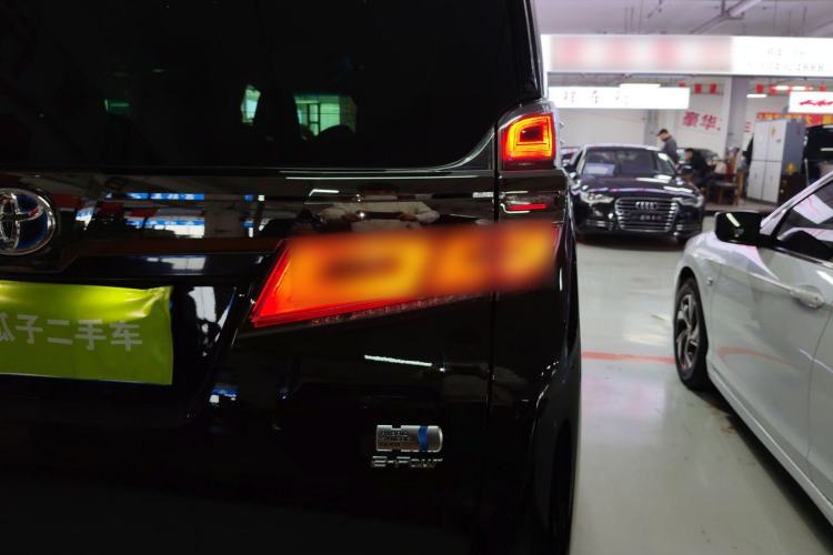 Used Toyota Vellfire 2023 Crown Dual-Engine 2.5L HV Ultimate Edition Exterior 5