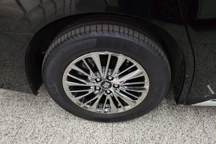 Used Toyota Vellfire 2023 Crown Dual-Engine 2.5L HV Ultimate Edition Exterior 8