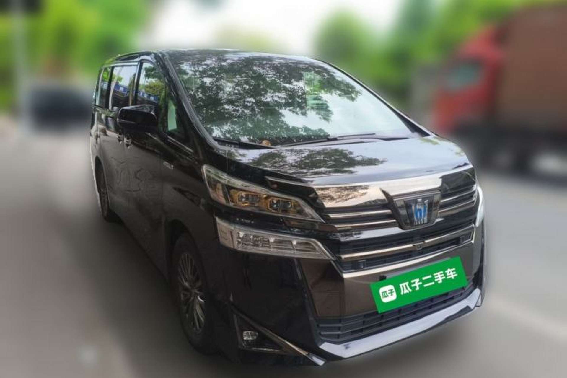 Used Toyota Vellfire 2023 Crown Dual-Engine 2.5L HV Luxury Edition Front Right 45 Deg