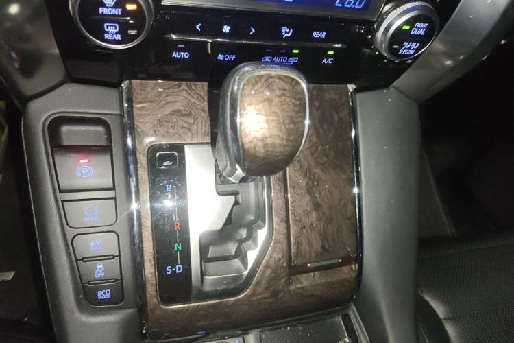 Used Toyota Vellfire 2023 Crown Dual-Engine 2.5L HV Prestige Edition Gear Lever