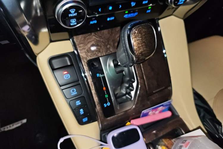 Used Toyota Vellfire 2023 Crown Dual-Engine 2.5L HV Ultimate Edition Gear Lever