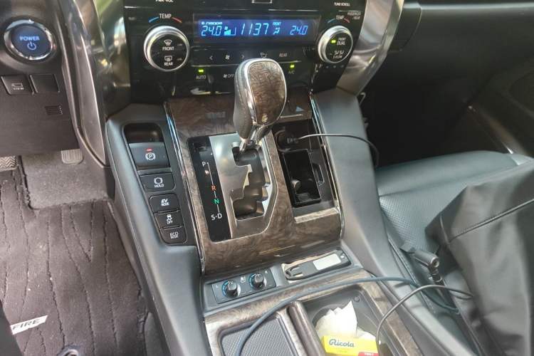Used Toyota Vellfire 2023 Crown Dual-Engine 2.5L HV Ultimate Edition Gear Lever