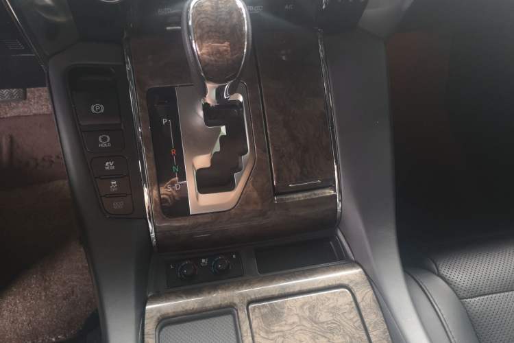 Used Toyota Vellfire 2023 Crown Dual-Engine 2.5L HV Ultimate Edition Gear Lever